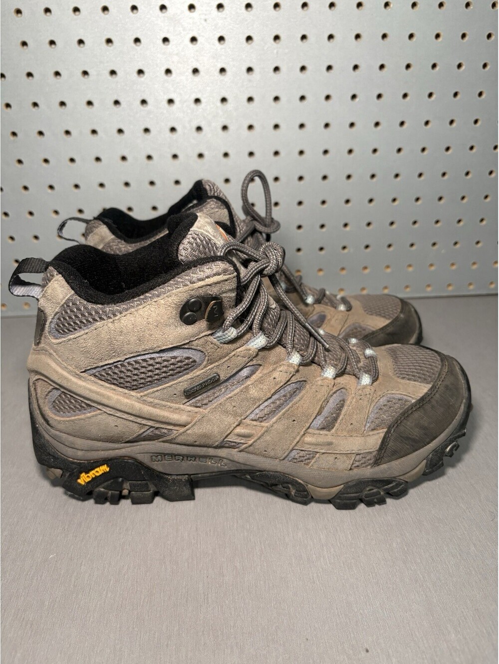 Merrell Moab Mid Waterproof Hiking Boots Womens Size 10 Brown Gray Grey Vibram